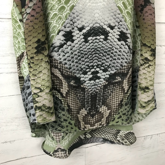 KARLIE TOP - Picture 3 of 4